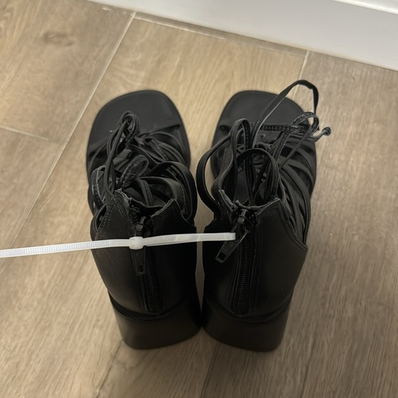 NEW! Steve Madden Black Leather Cherri Strappy Sandal - Size 7.5 - Picture 10 of 16